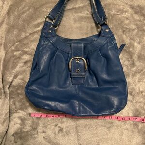 COACH VINTAGE LEATHER HOBO IN ROYAL BLUE